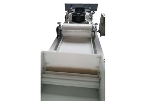 Automatic cereal bar and nut bar machine