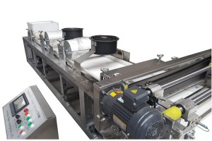 Automatic granola bar cutting machine