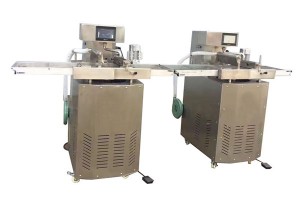 Chocolate tempering machine