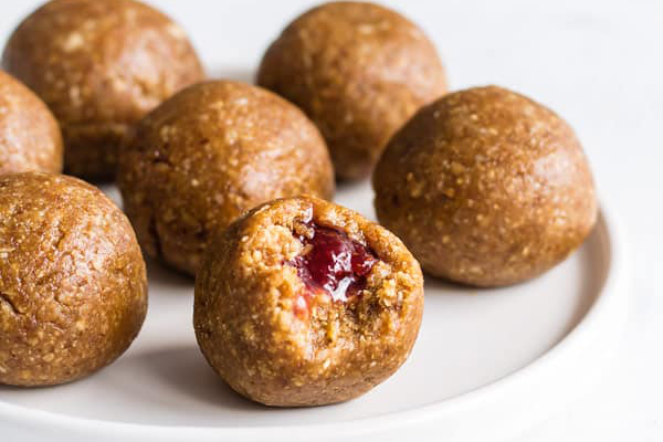 Peanut butter and jelly energy balls3