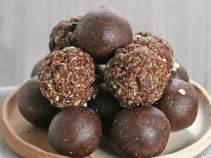 Automatic multifuction protein ball machine