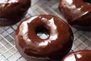 Chocolate coating machine for doughnut