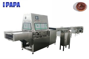 Chocolate coating machine for doughnut