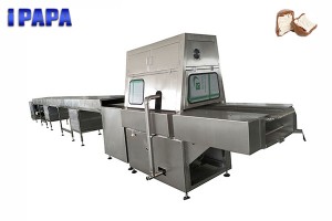 Chocolate coating machine for marshmallow