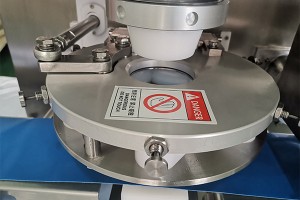 Automatic encrusting making machine